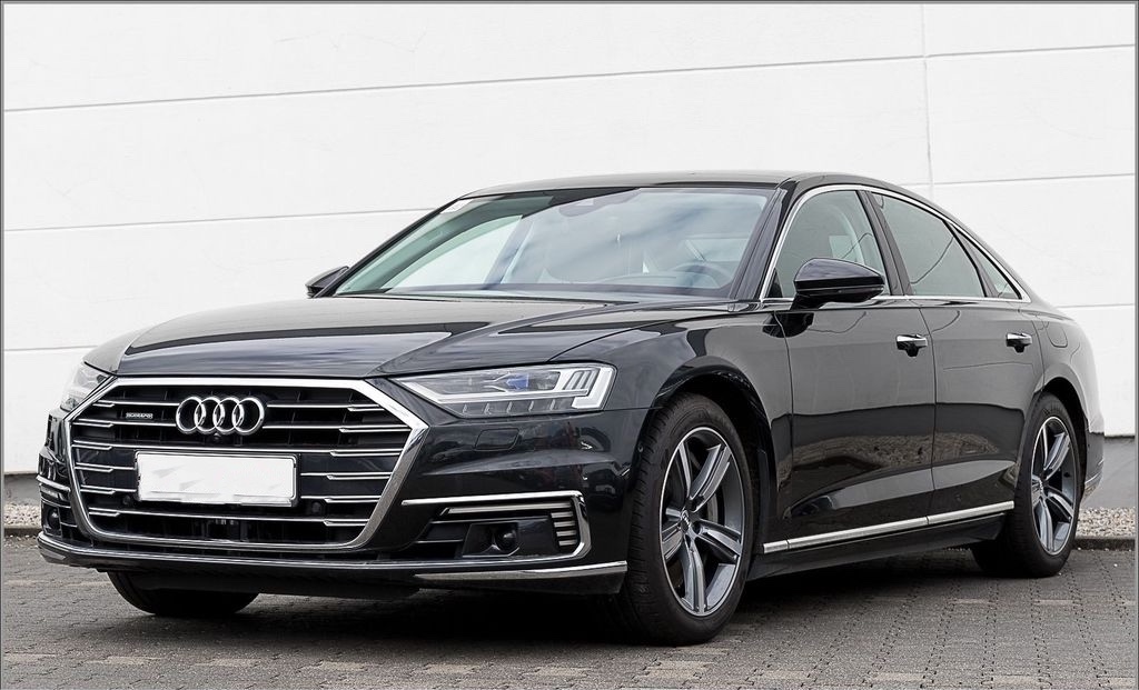 Audi A8 60 TFSI e Hybrid Quattro tiptronic | německé předváděcí auto skladem| jako nové | max výbava | luxusní benzínová limuzína | nákup online | auto e-shop AUTOiBUY.com